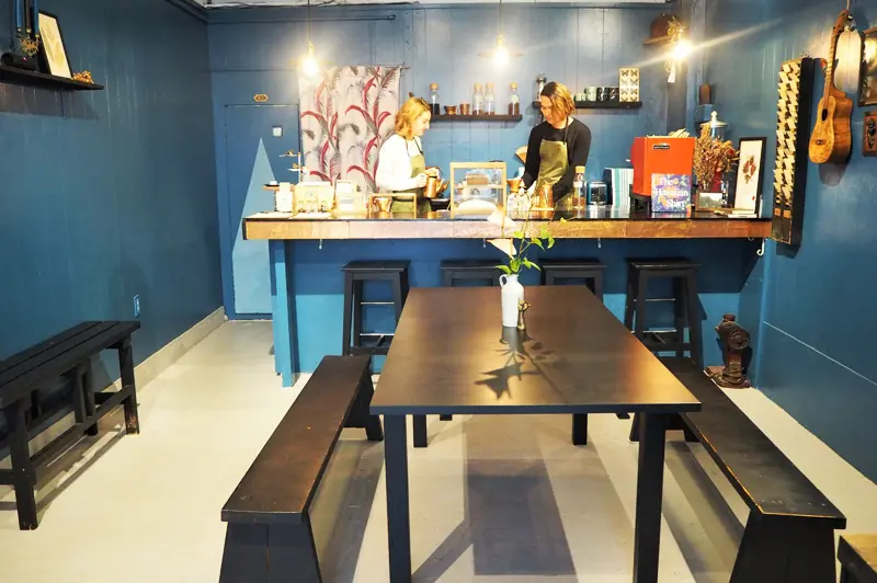 中崎町】焙煎機を備えた本格カフェ「HAIKU COFFEE ROASTERS