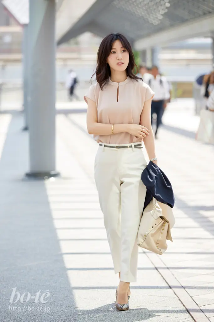 【美品】フォクシー レディボウブラウス アイボリー ワイドシルエット とろみ素材 美シルエット トロミブラウス 美品】フォクシー レディボウブラウス