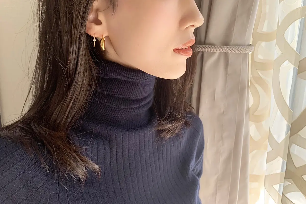 とろけるような肌触りの『Drawer』リブタートルニット／30代からの名品