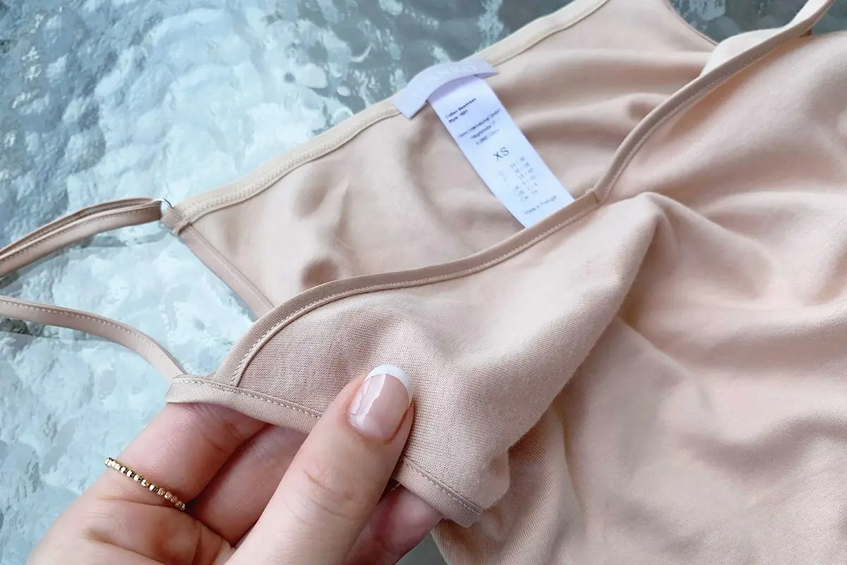 HANRO ハンロ　アイボリー レースキャミソール　試着のみ美品 HANRO ハンロ アイボリー レースキャミソール 試着のみ美品