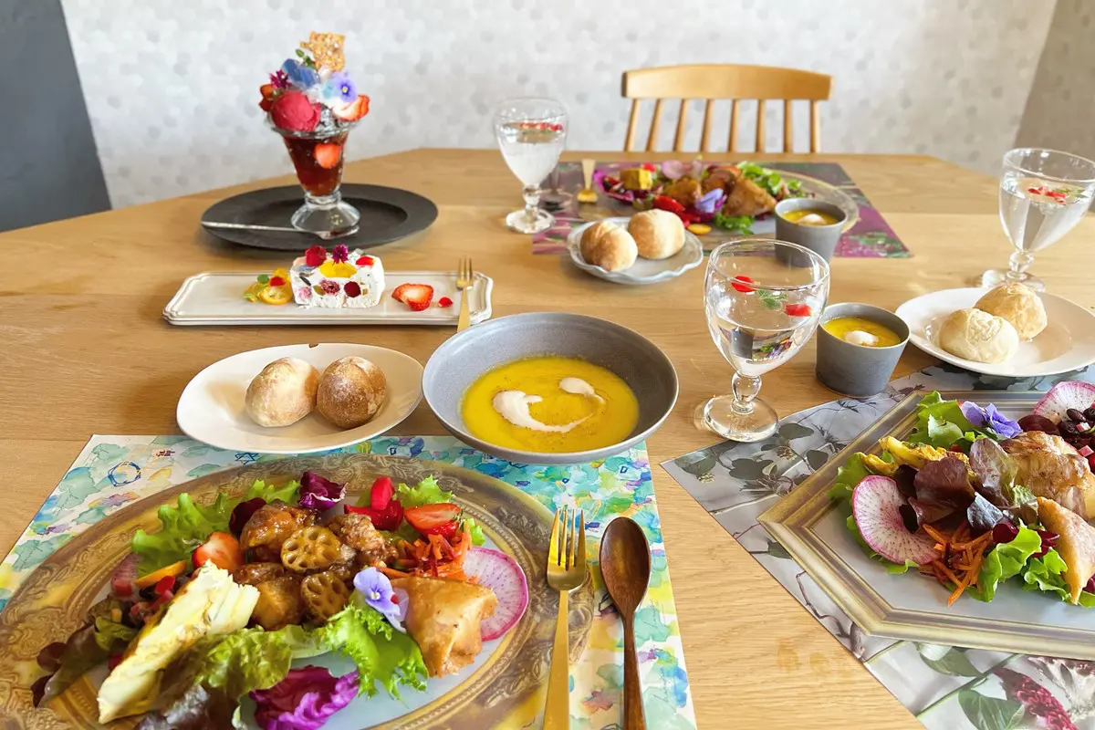 大阪初上陸】ハラペコラボ新店舗！ミュージアムショップ＆カフェが堀江