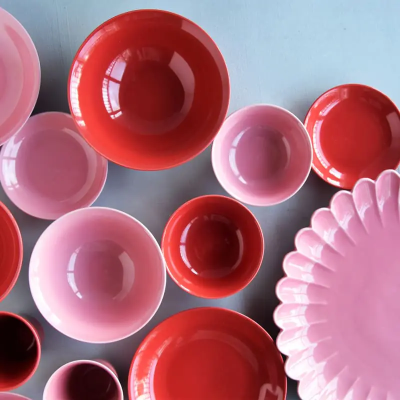 大阪枚方に伝統色が美しい器「波佐見焼DRESS」の期間限定ショップ登場