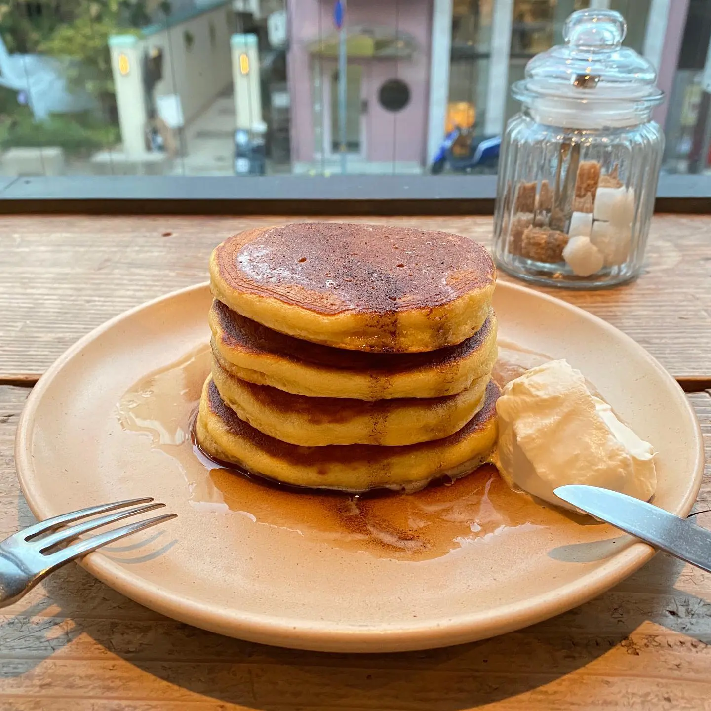 パンケーキ チョコミントパンケーキ」東京・大阪512 カフェに“史上最高”味変できる