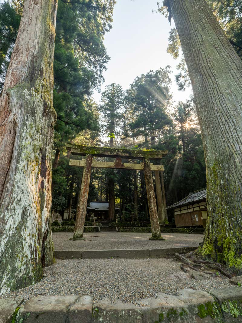 龍穴神社
