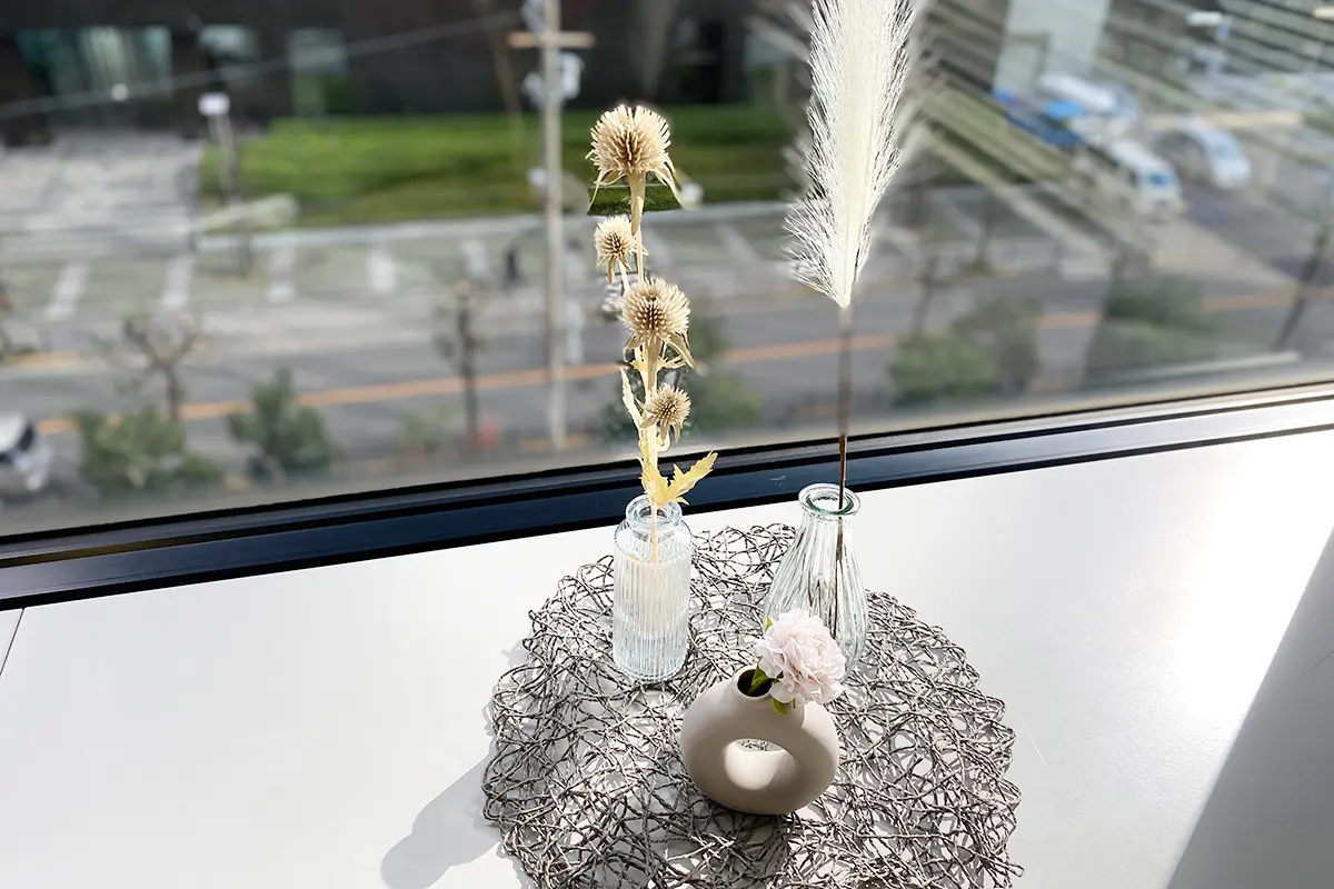 ミニチュアhandmade**pu_de_hana*白いアンティークカウンター ミニチュアhandmade**pu_de_hana*白いアンティークカウンター