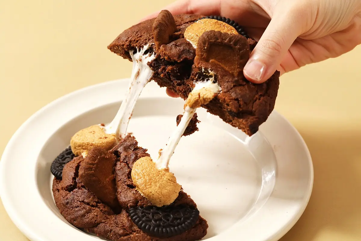 大阪初出店】1枚700kcal!?罪深きビッグソフトクッキー専門店