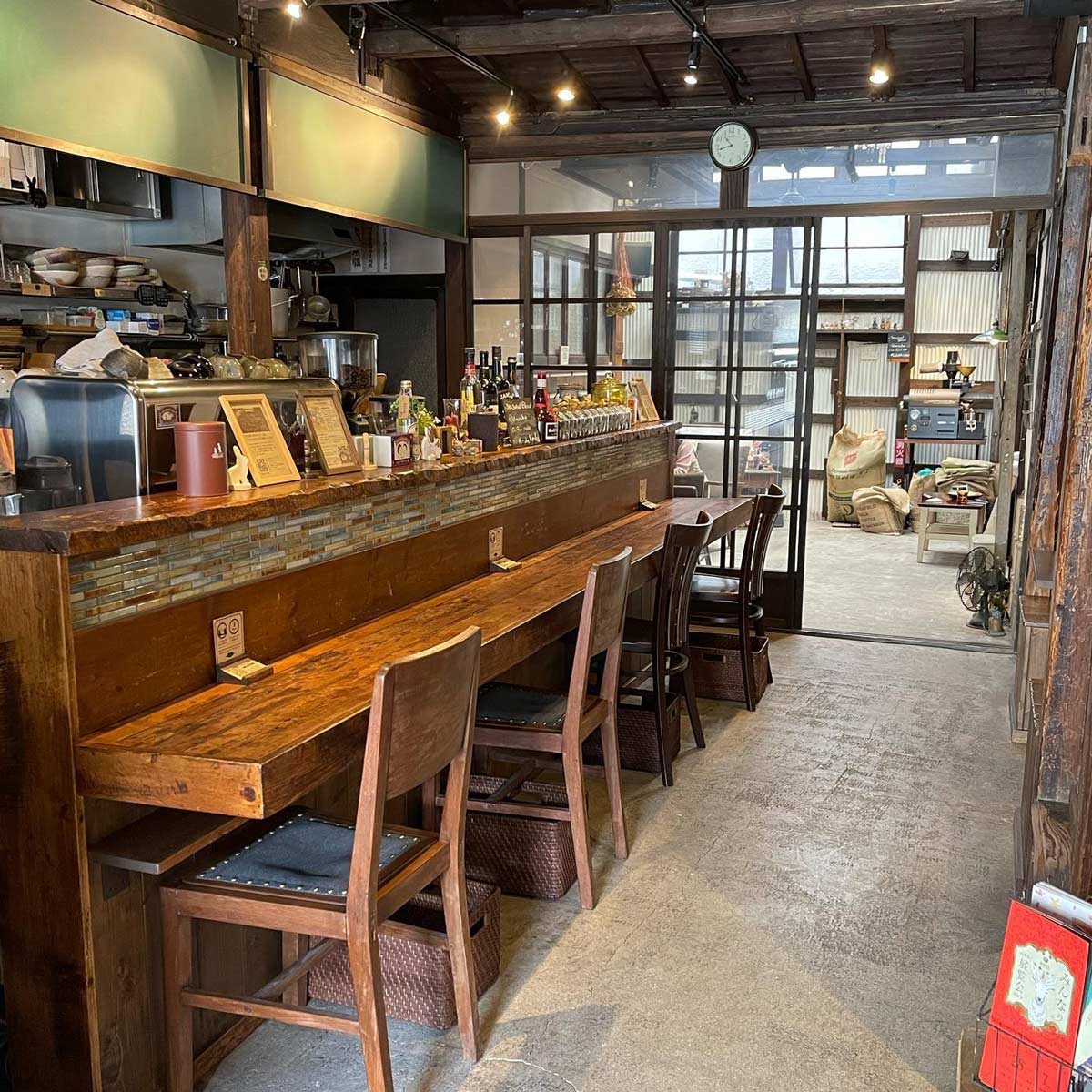 うさぎとぼくの店内
