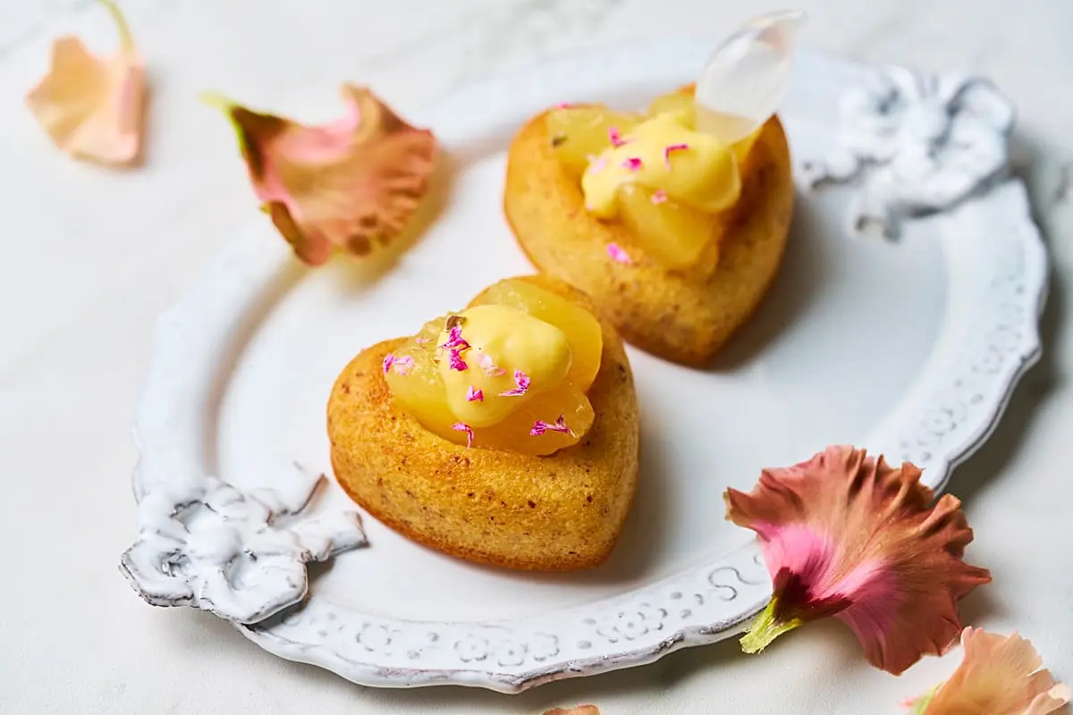 洋菓子店「ポアール」創業55周年記念！白鳥が繊細な復刻スイーツも登場
