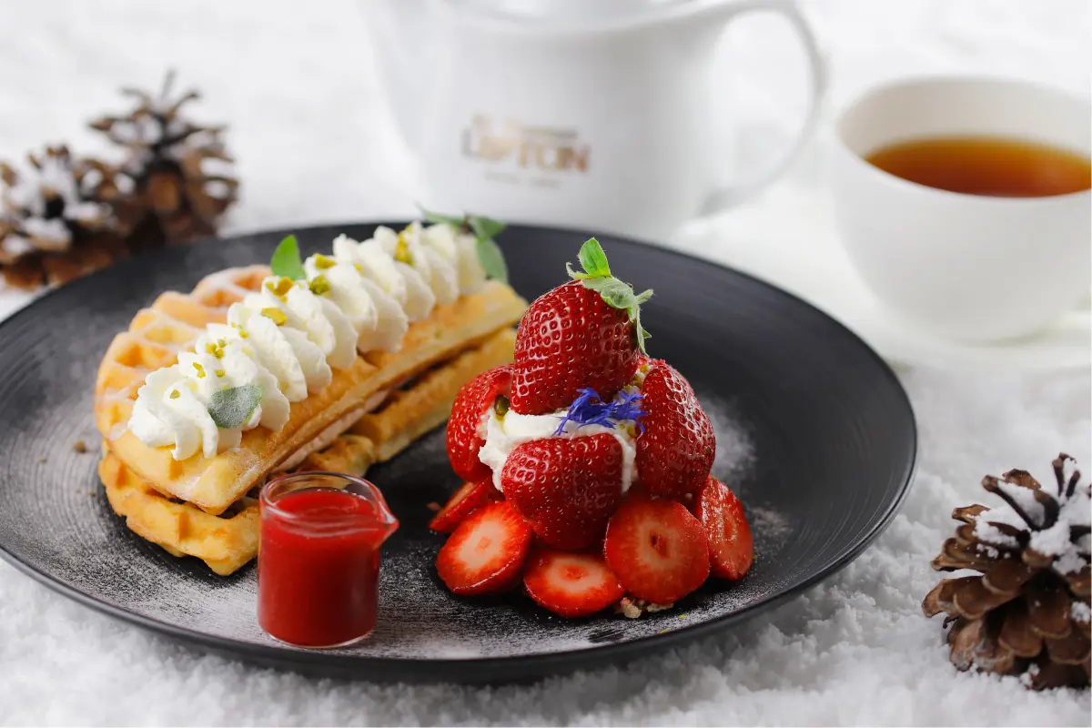 京都の紅茶専門店であまおう苺フェア開催！贅沢パフェやパンケーキも