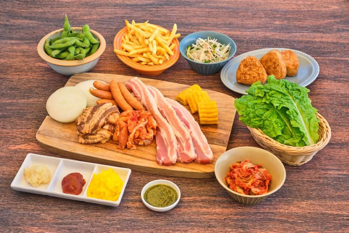 バラ園の散策も！中之島に本格BBQが楽しめるビアガーデンが期間限定
