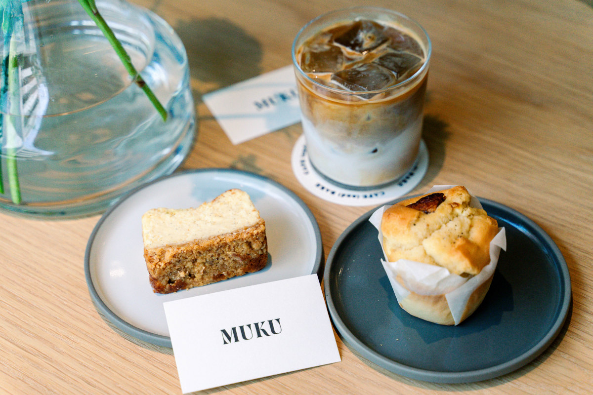 スイーツ2種とカフェラテ