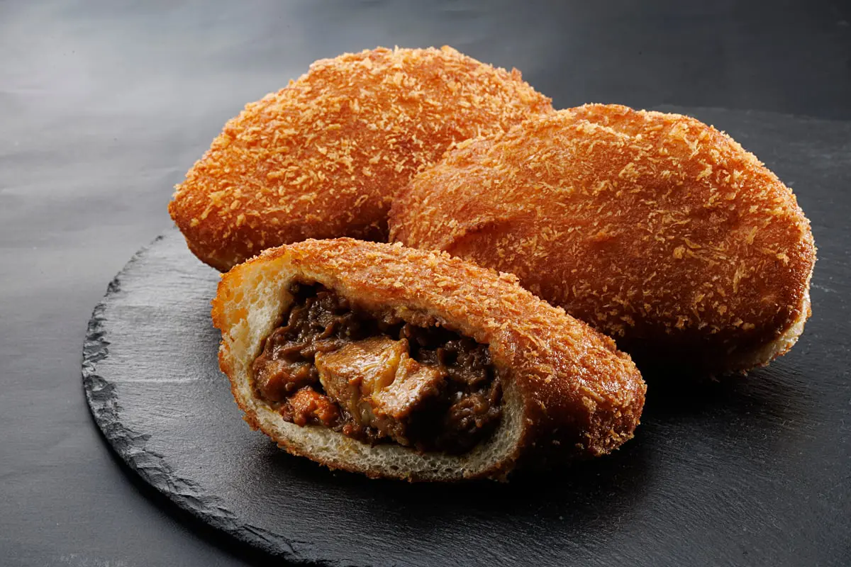 ごろっと海老がたまらない！人気カレーパン「ガラムとマサラ」が兵庫初