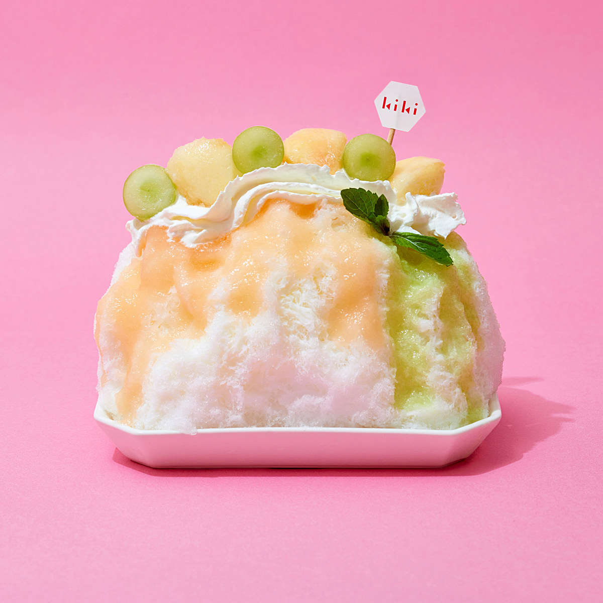 まるごとフルーツケーキピーチアンドマスカット