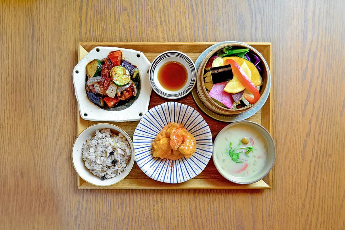 ムシベジプラス阪急三番街店の海老マヨと鶏黒酢
