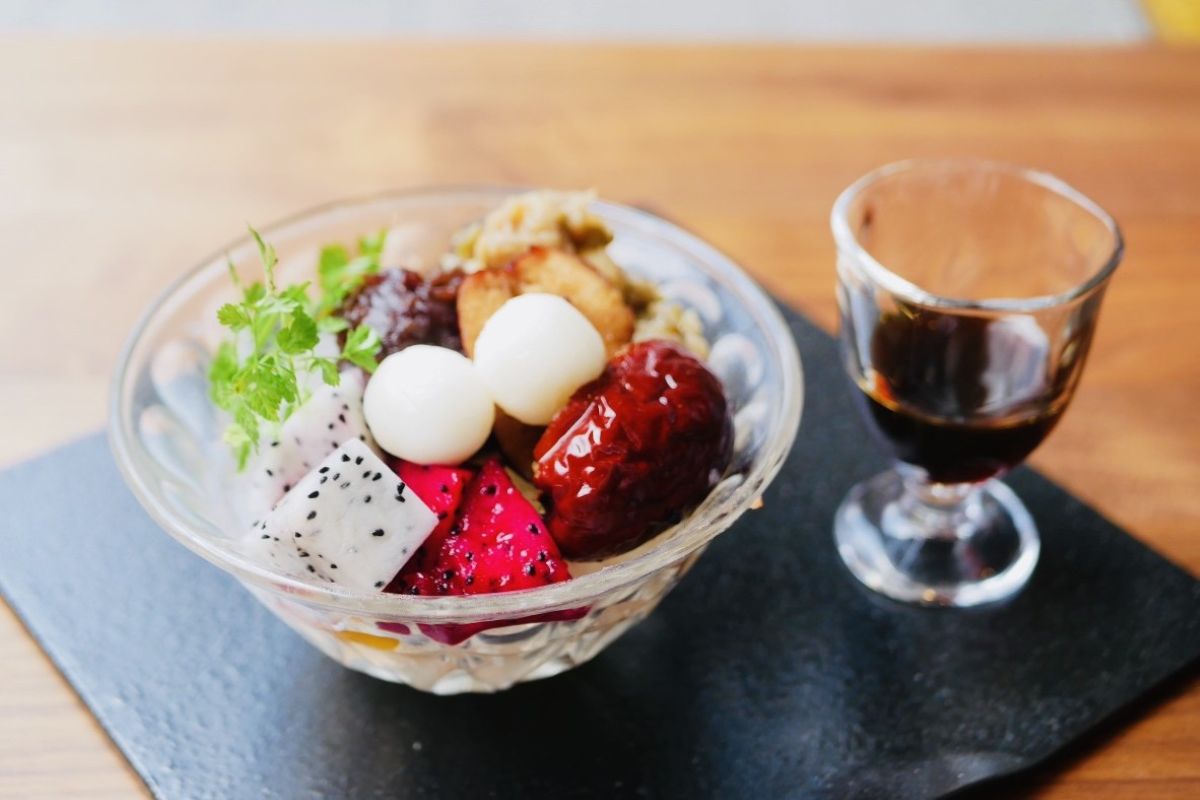 ワビカフェの薬膳あんみつ