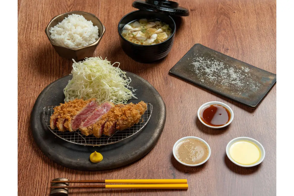 【豚カツ】 京都高島屋】揚げたてサクサク！とんかつ・牛かつ専門店「豚牛