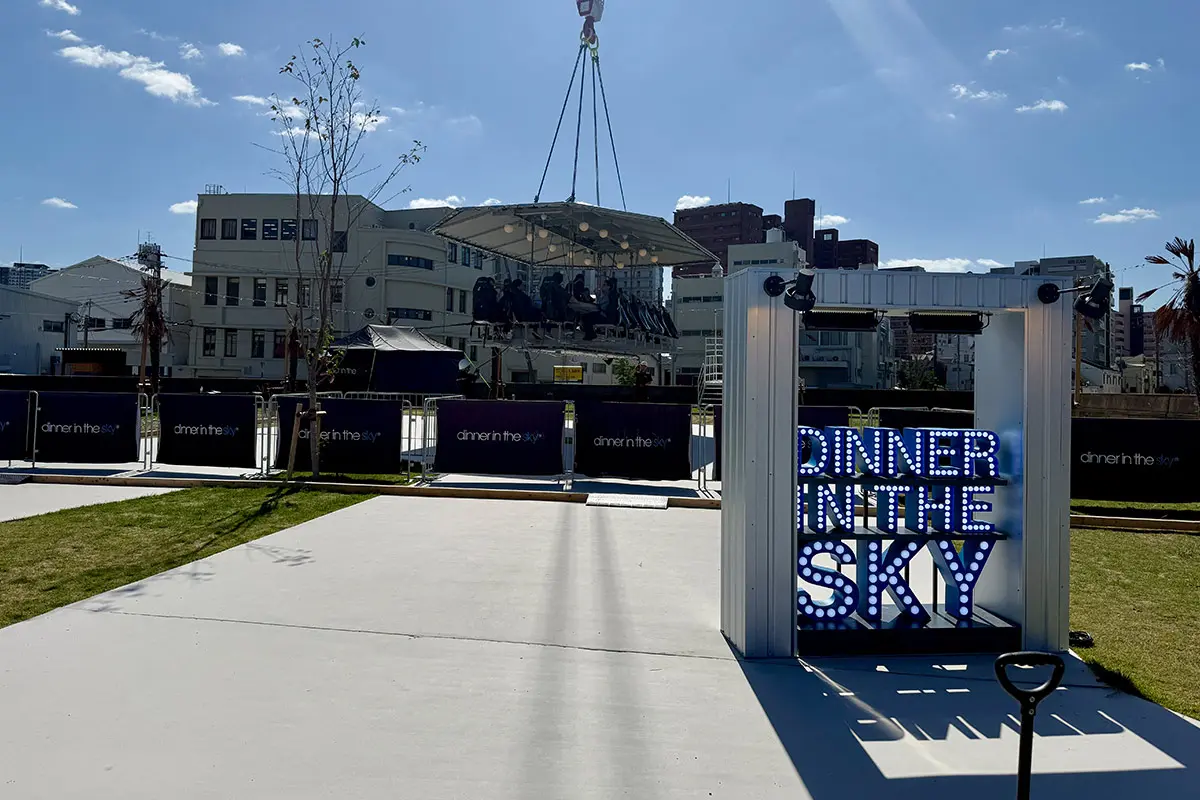 大阪】地上40mの空中レストラン「Dinner in the Sky」を体験
