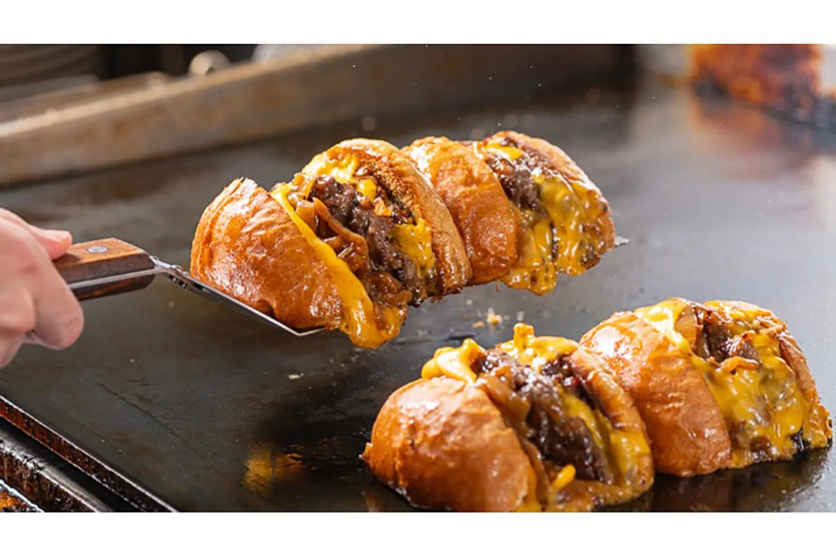 話題の和食×グルメバーガー「ブリスクスタンド」が大阪・堺にオープン