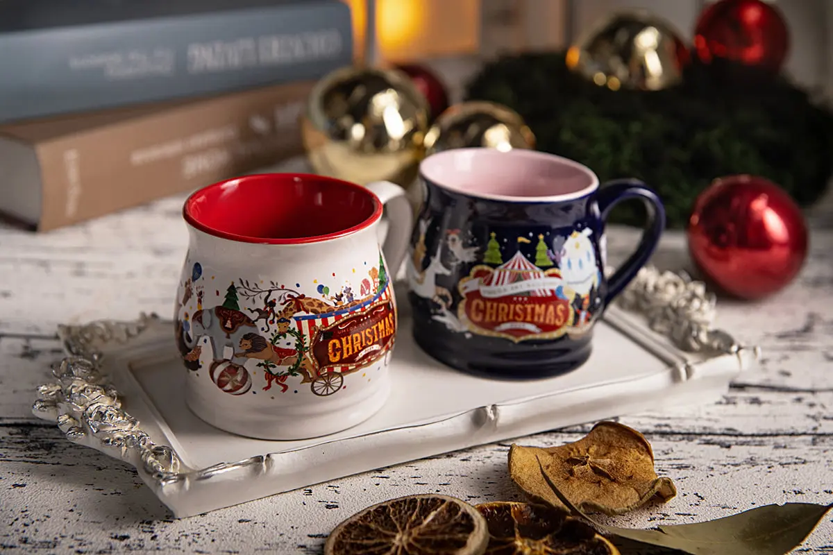 梅田スカイビルに幻想的な25mツリー登場！人気のクリスマスマーケット