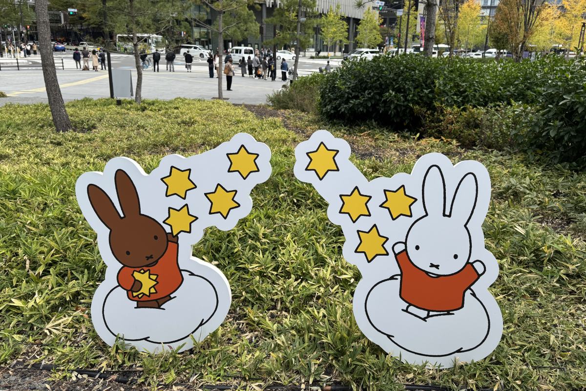 グラングリーン大阪ショップ&レストランのミッフィークリスマスカットアウト