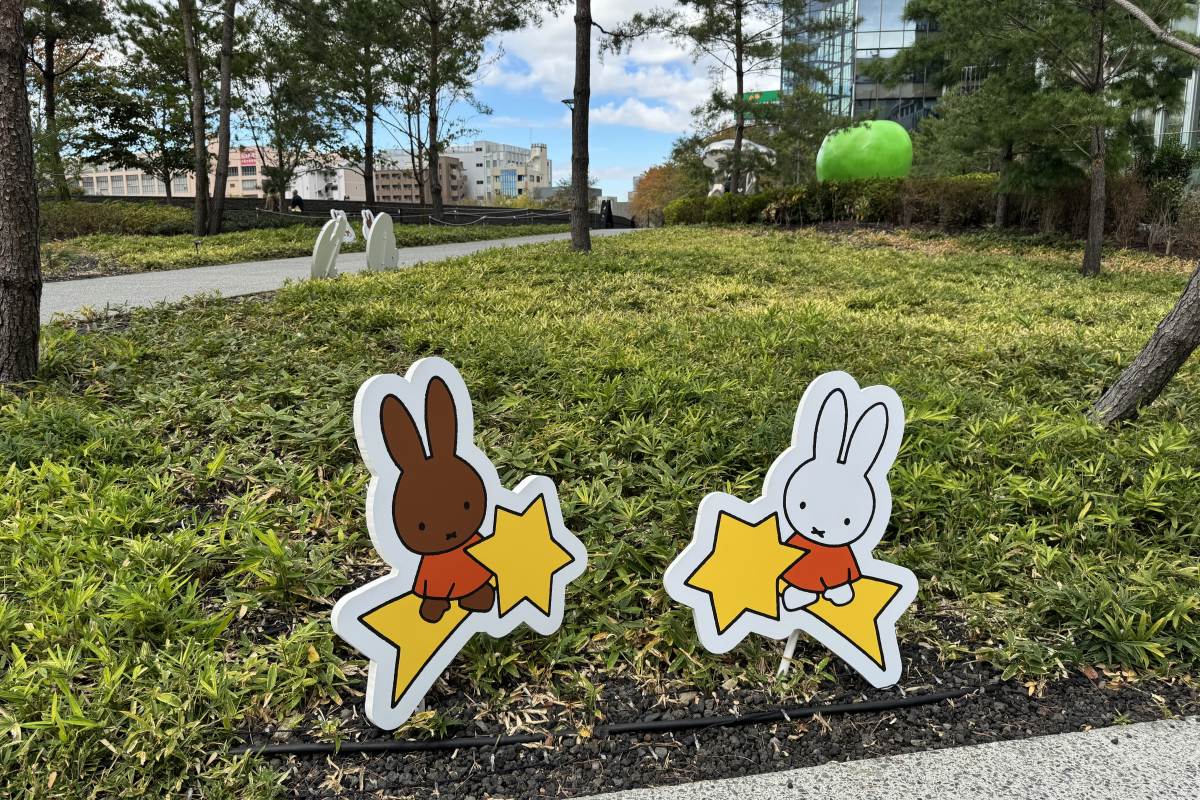 グラングリーン大阪ショップ&レストランのミッフィークリスマスカットアウト