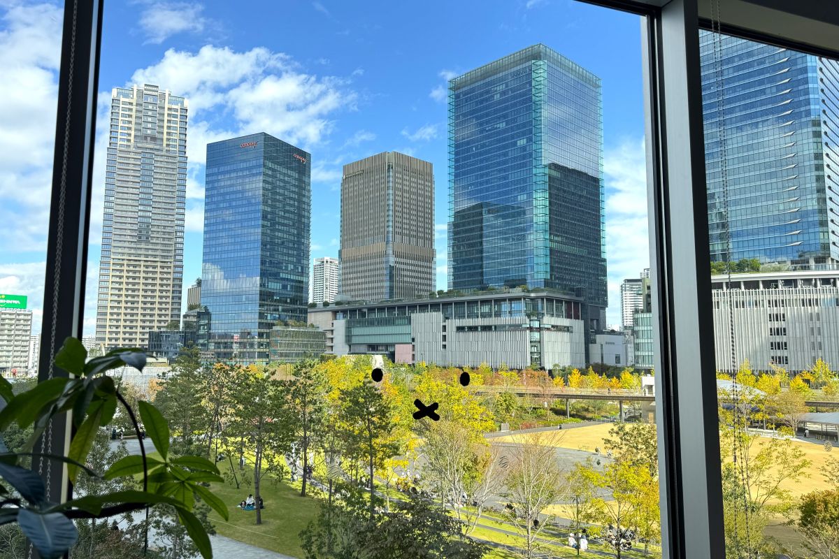 グラングリーン大阪ショップ&レストランのクリスマス限定隠れミッフィー