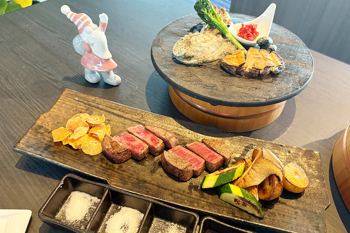 鉄板焼きみなみで提供されるフェスティブシーズンメニュー