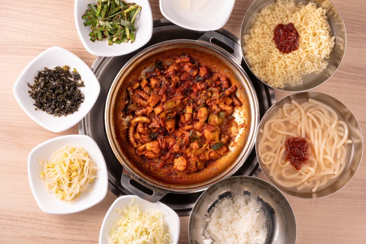 釜山の名店が梅田に初上陸！旨辛ナッコプセ専門店「ケミチプ」2月にオープン