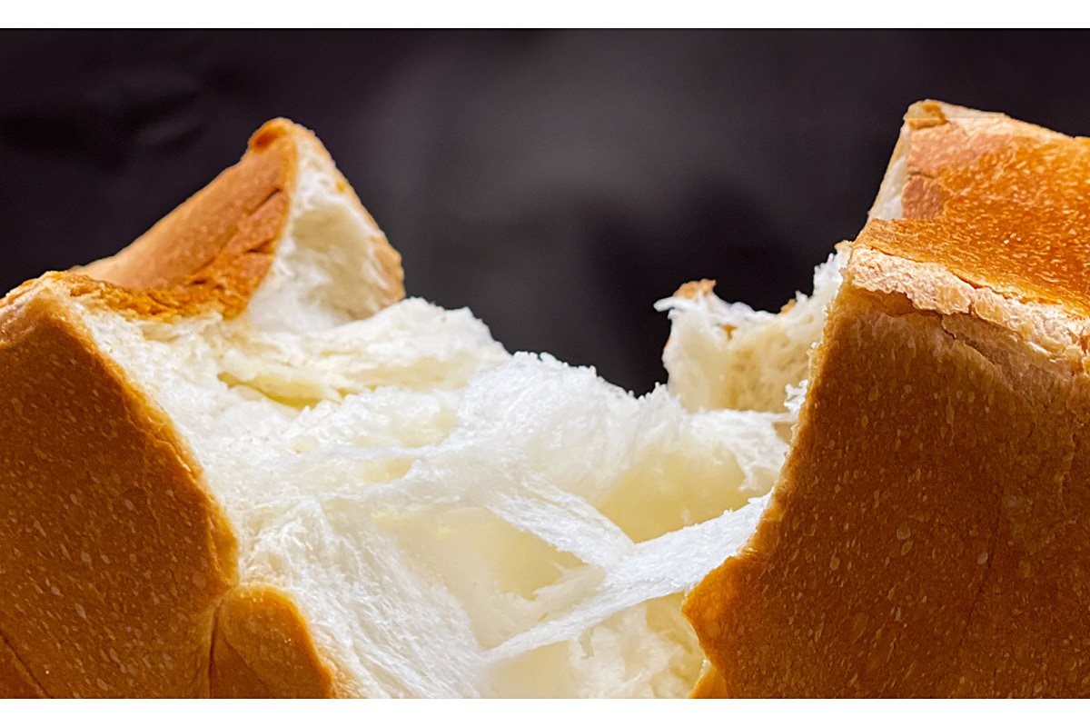 とべない食パン