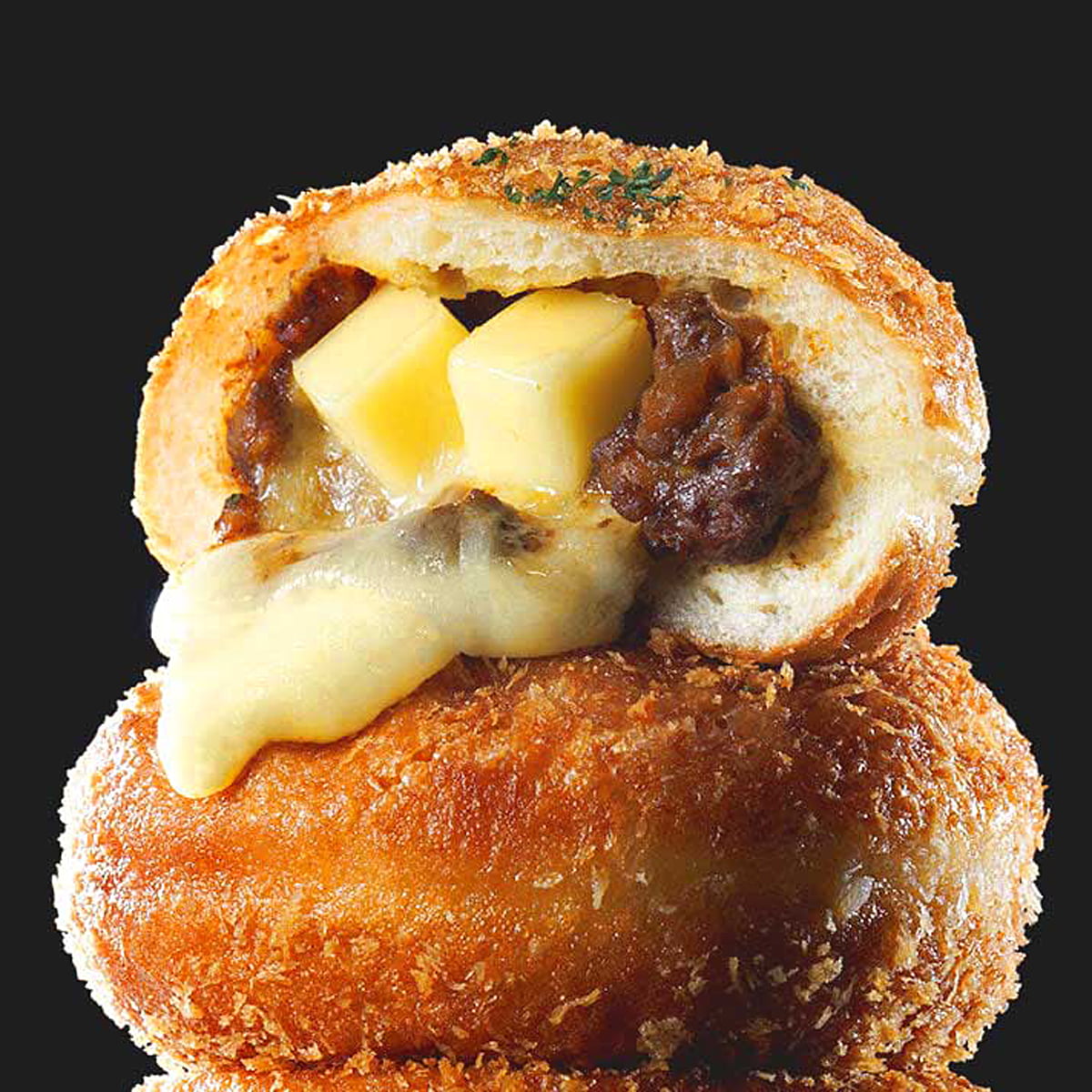 チーズ入りのカレーパン