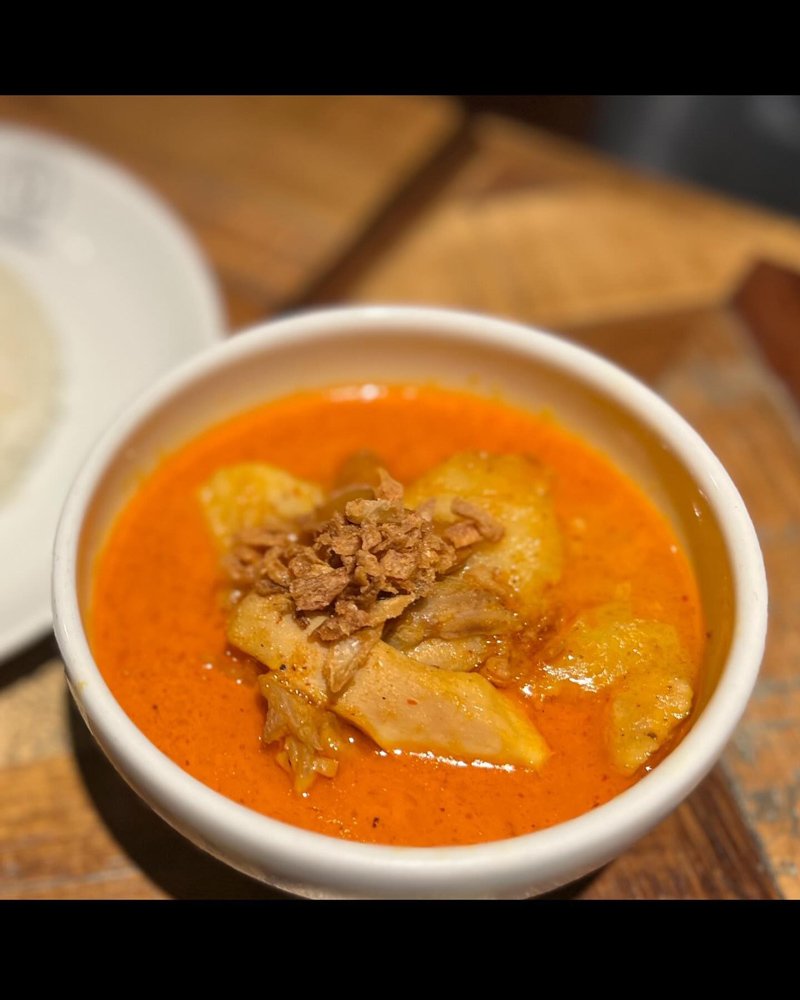 タイキッチンカオマンガイ梅田エスト店のマッサマンカレー