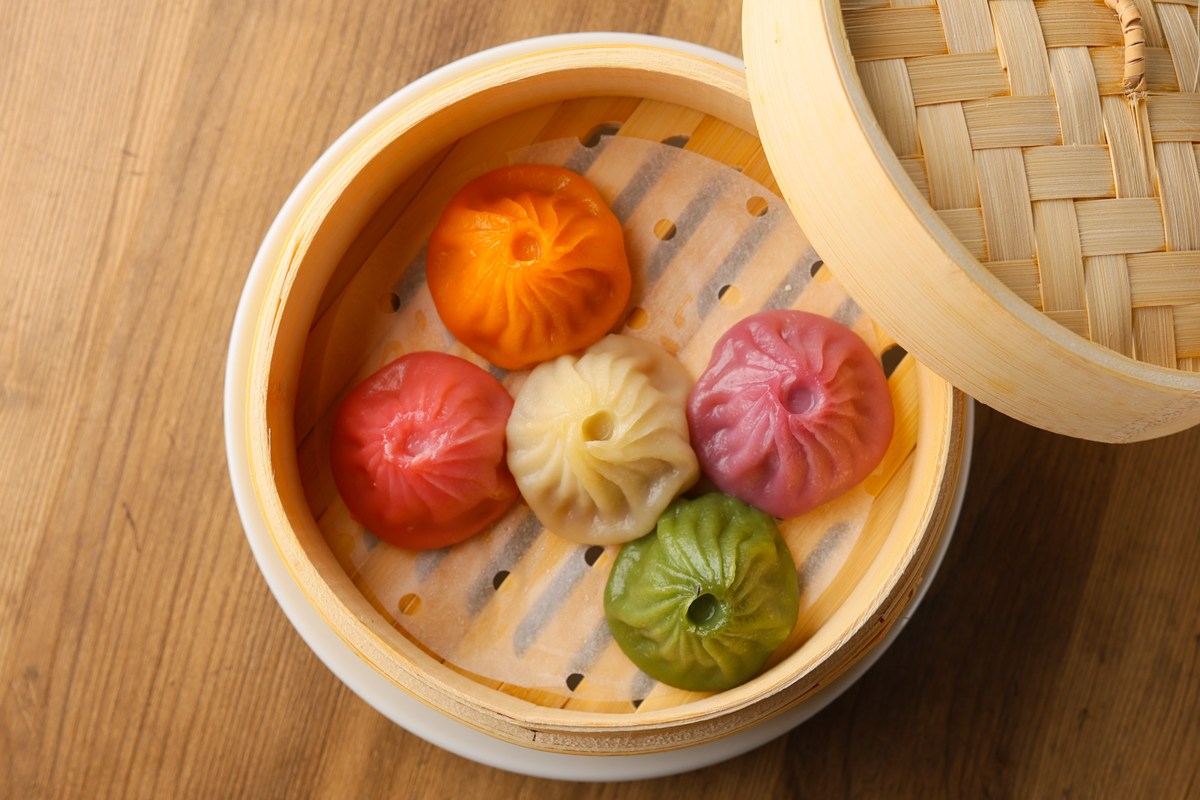 福包酒場梅田堂山店の五色小籠包