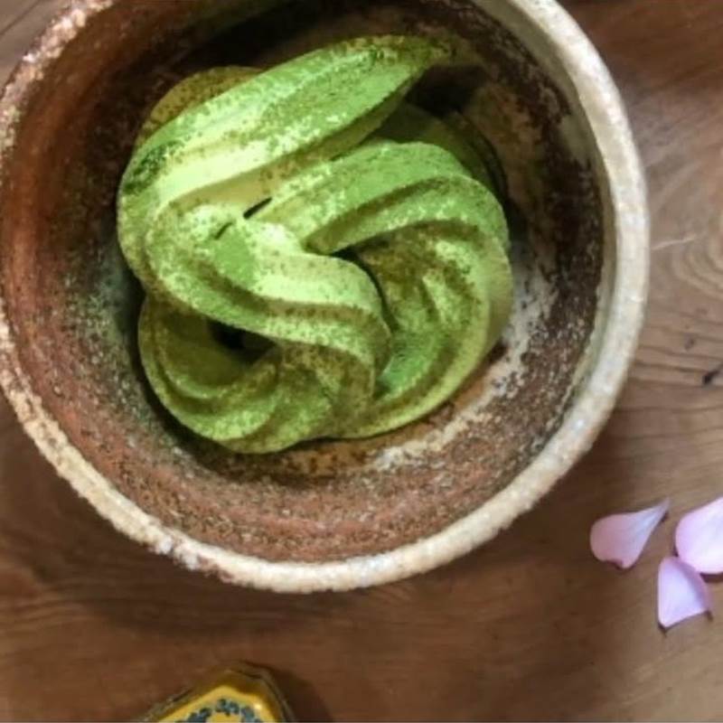 掛軸茶屋田中表具店の特製抹茶ソフトクリーム