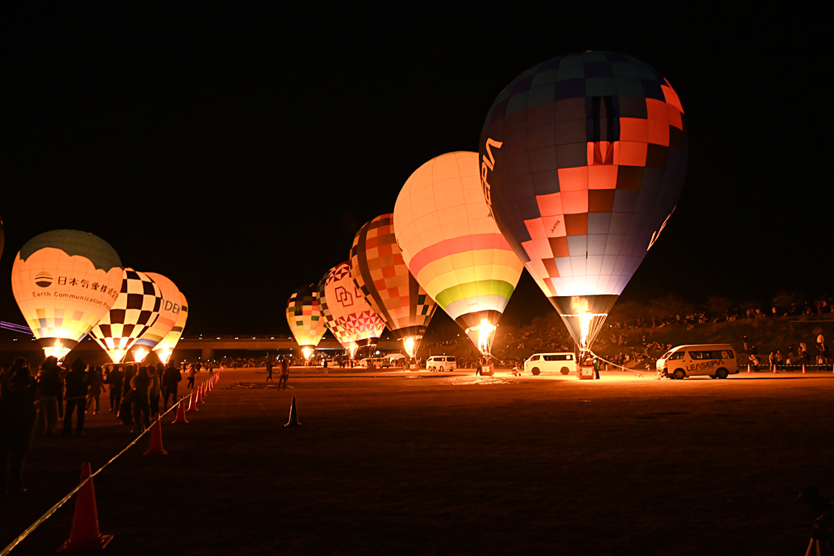 夜桜×熱気球！春の亀岡で熱気球イベント「バルーンフェスティバル」開催