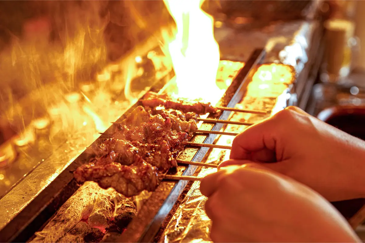 炭火の香りに包まれる古民家焼き鳥！手打ち串が主役の「鶏丸」滋賀