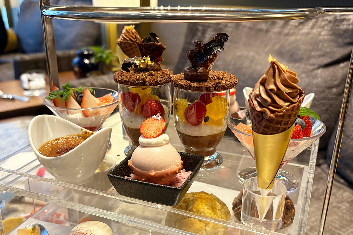 ハーティーアフタヌーンティーリンツチョコレートのスイーツ