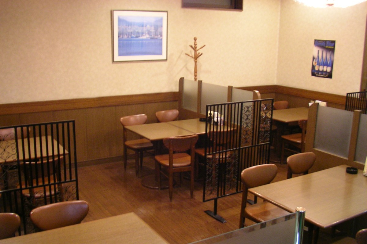 洋食のビーハイブの内観