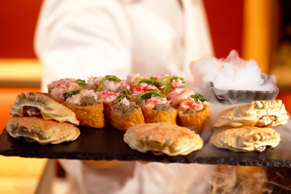 盛り付けられた逆さいなり