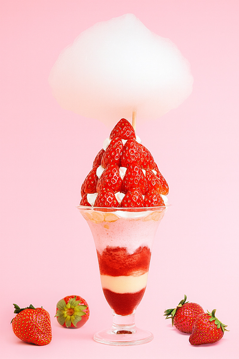 贅沢いちごの食べ比べマウンテンパフェ