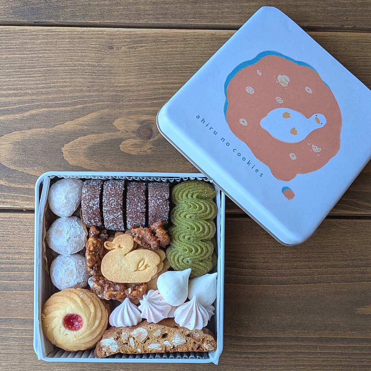 あひる菓子店のあひるのクッキー缶