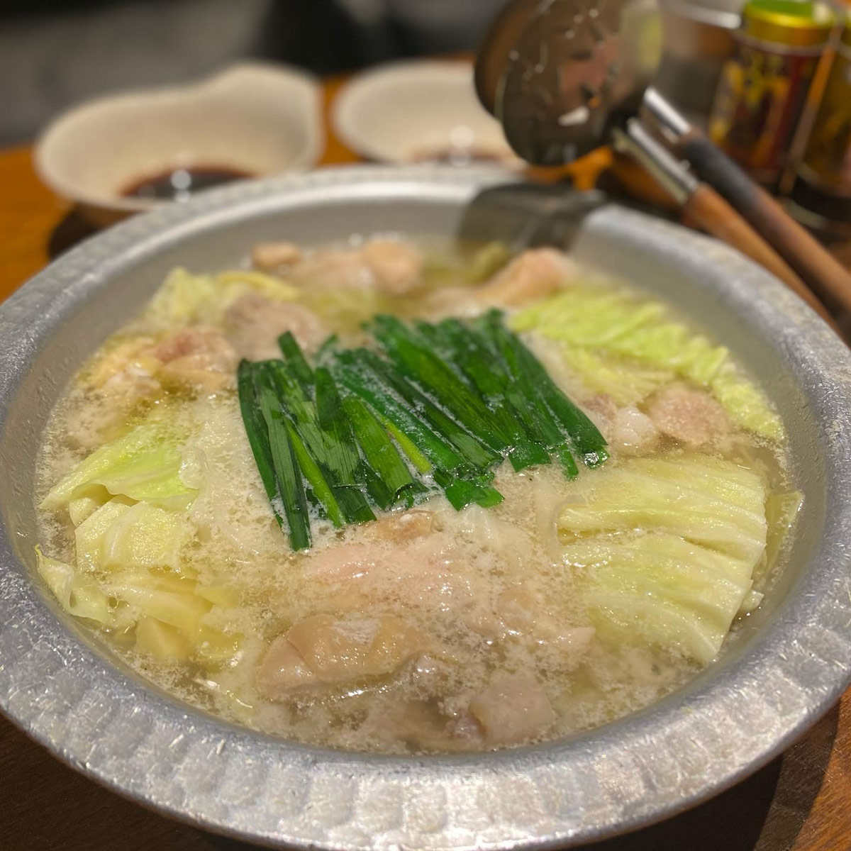 博多バル中村屋の鶏もつ鍋