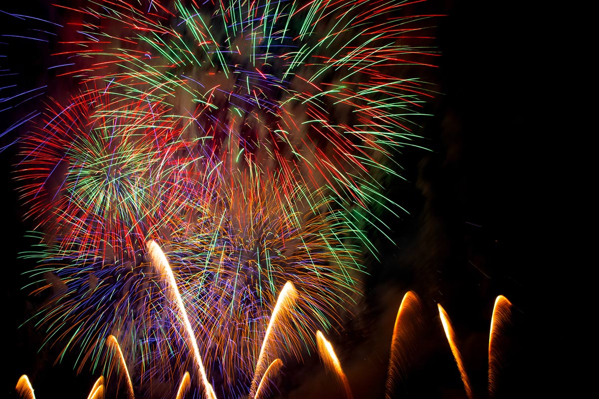 【3/7開催】1,100発が夜空を彩る！兵庫・東条湖「加東市花火大会」