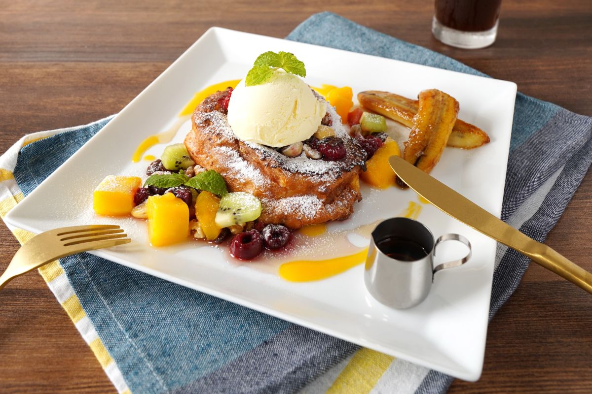 進々堂寺町店のフレンチトーストアラモード