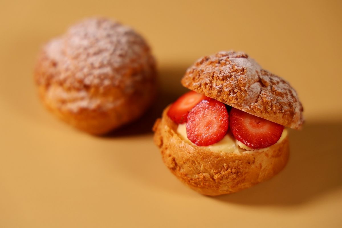 ビフクの美水いちごのシュークリーム