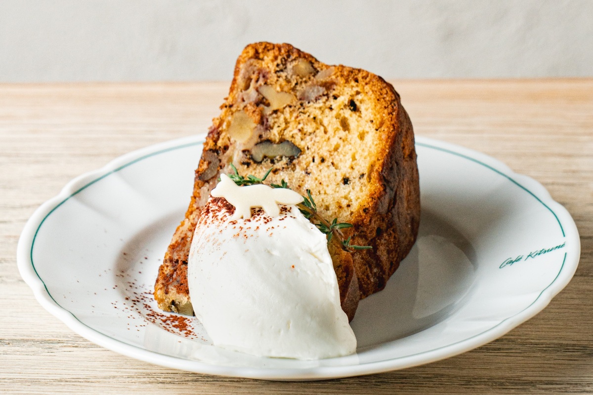 カフェキツネ大阪店限定のバナナケーキ