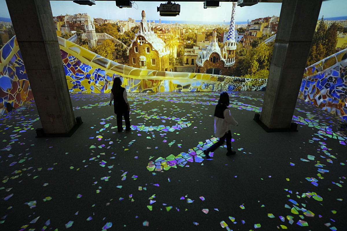 ガウディの世界を体感！NAKED演出の没入型「ガウディ展」が大阪・梅田で開催