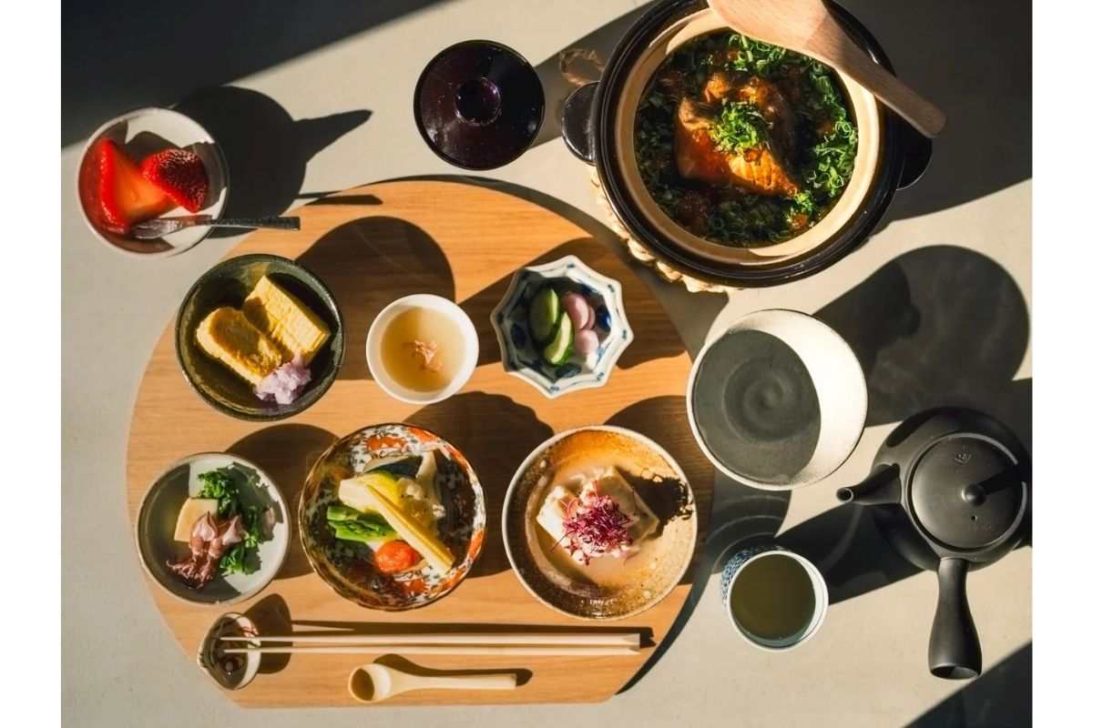 土鍋彩膳とようけの土鍋彩膳