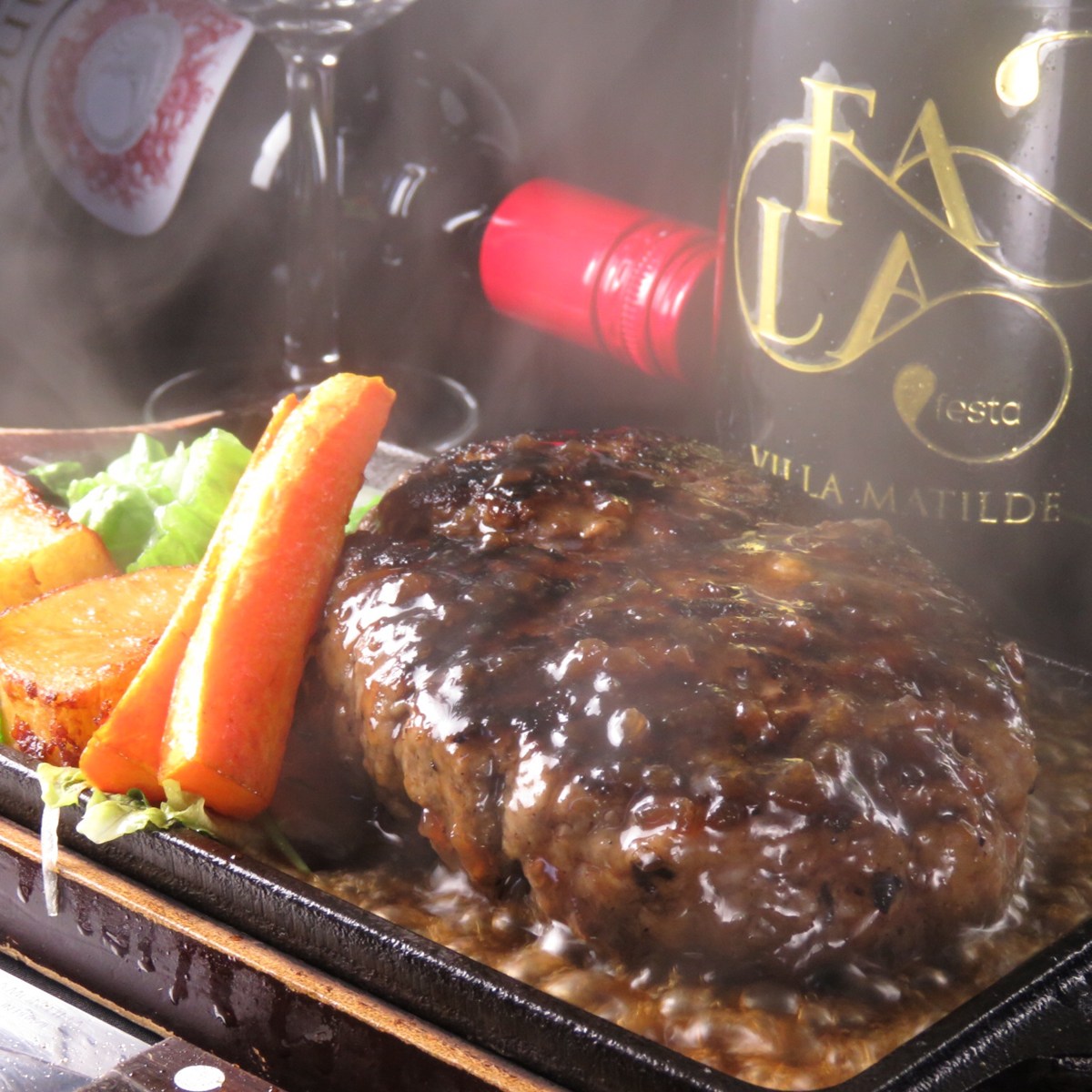 肉バルミートマーケットのハンバーグ