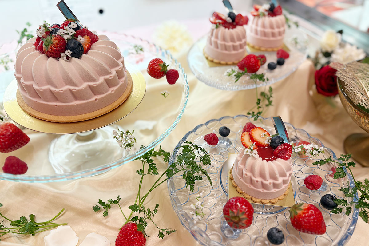 阪急うめだ本店の春スイーツ14選！話題の新作ケーキ＆手土産に人気の焼き菓子【編集部レポ】