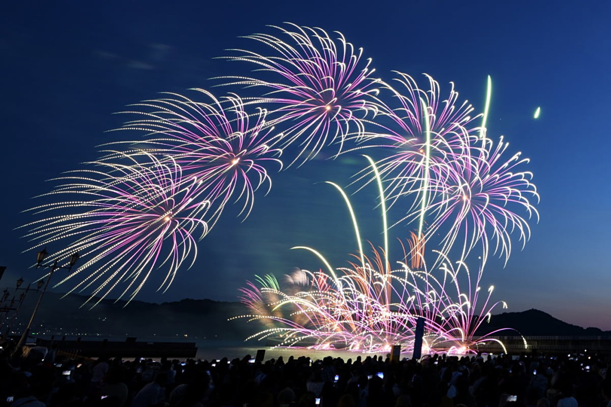 GWのおでかけに！花火ショーも楽しめる和歌山マリーナシティ春イベント